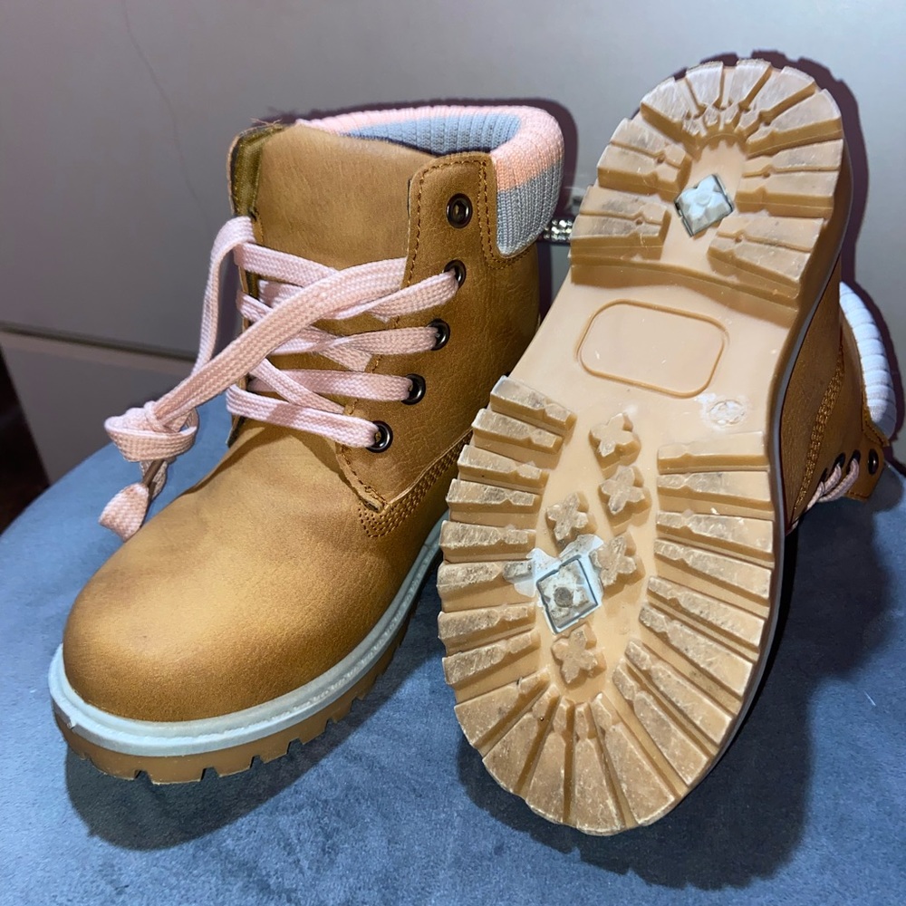 tan boots for kids